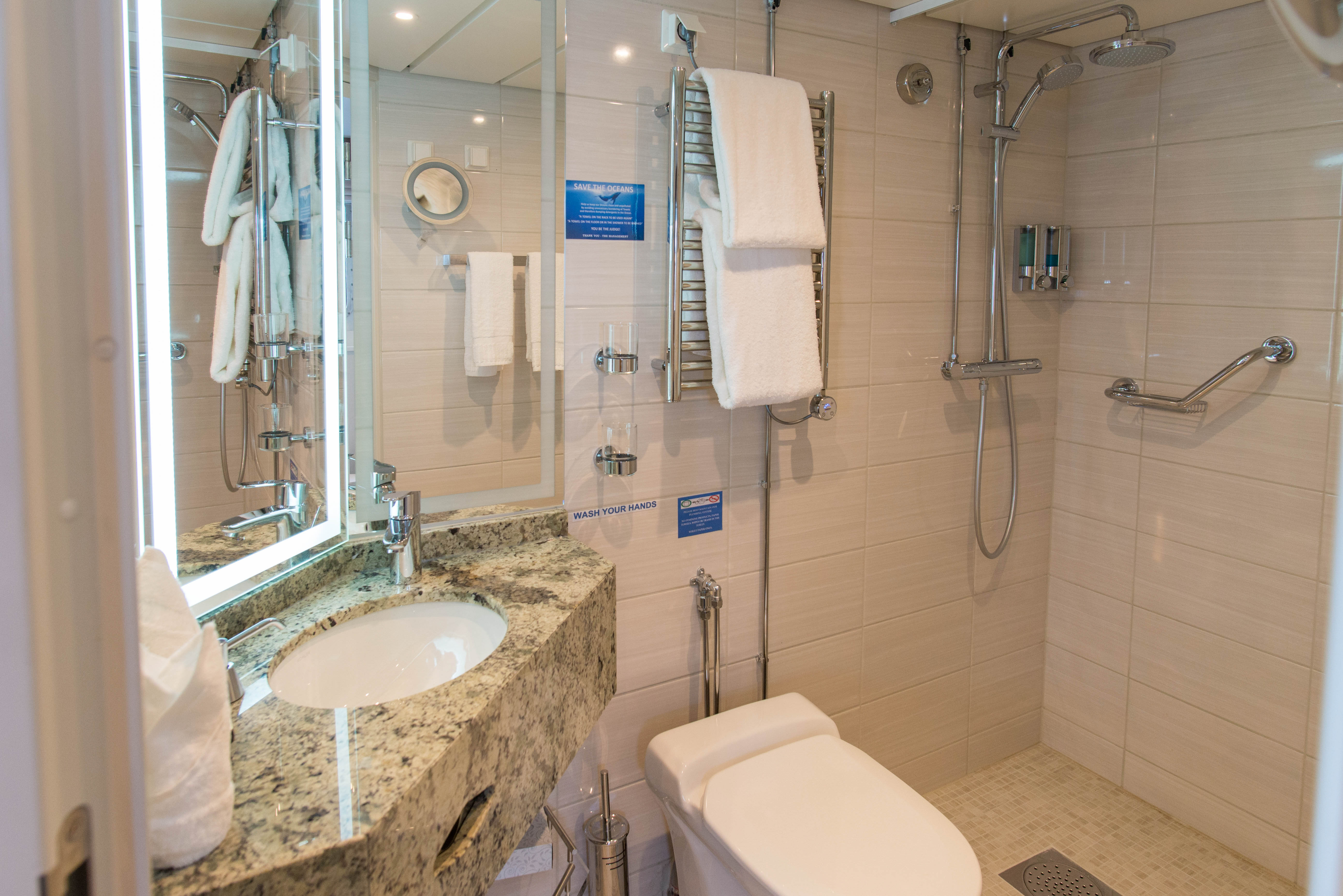 Quark Expeditions Ocean Adventurer Owner's Suite 8.jpg